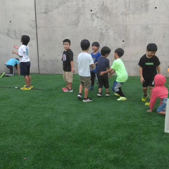 今からサッカースクール低学年コース練習はじめま－す。