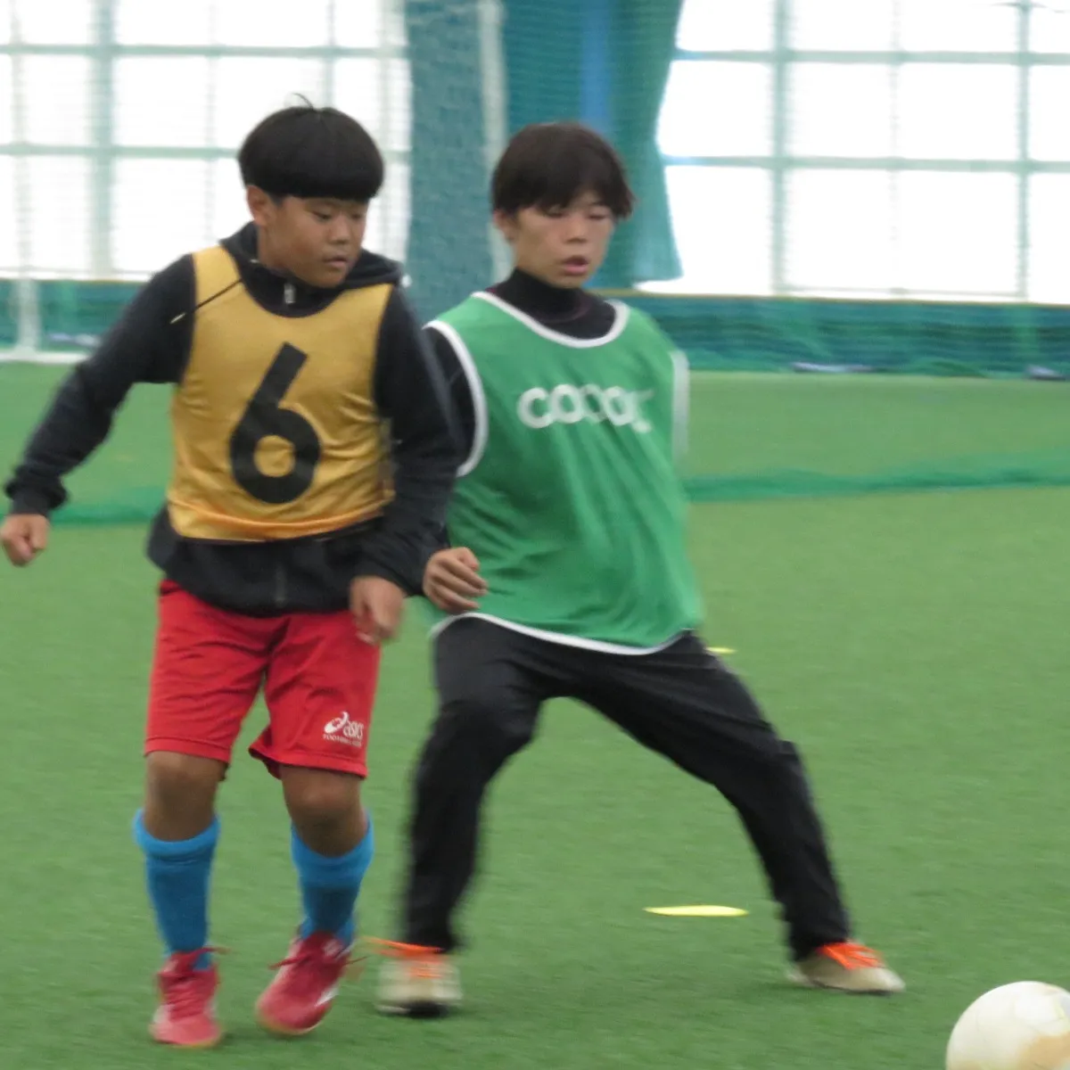 競り合いのシーン